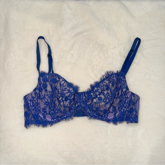 Victoria’s Secret Unlined Lace Bra - Picture 1 of 4
